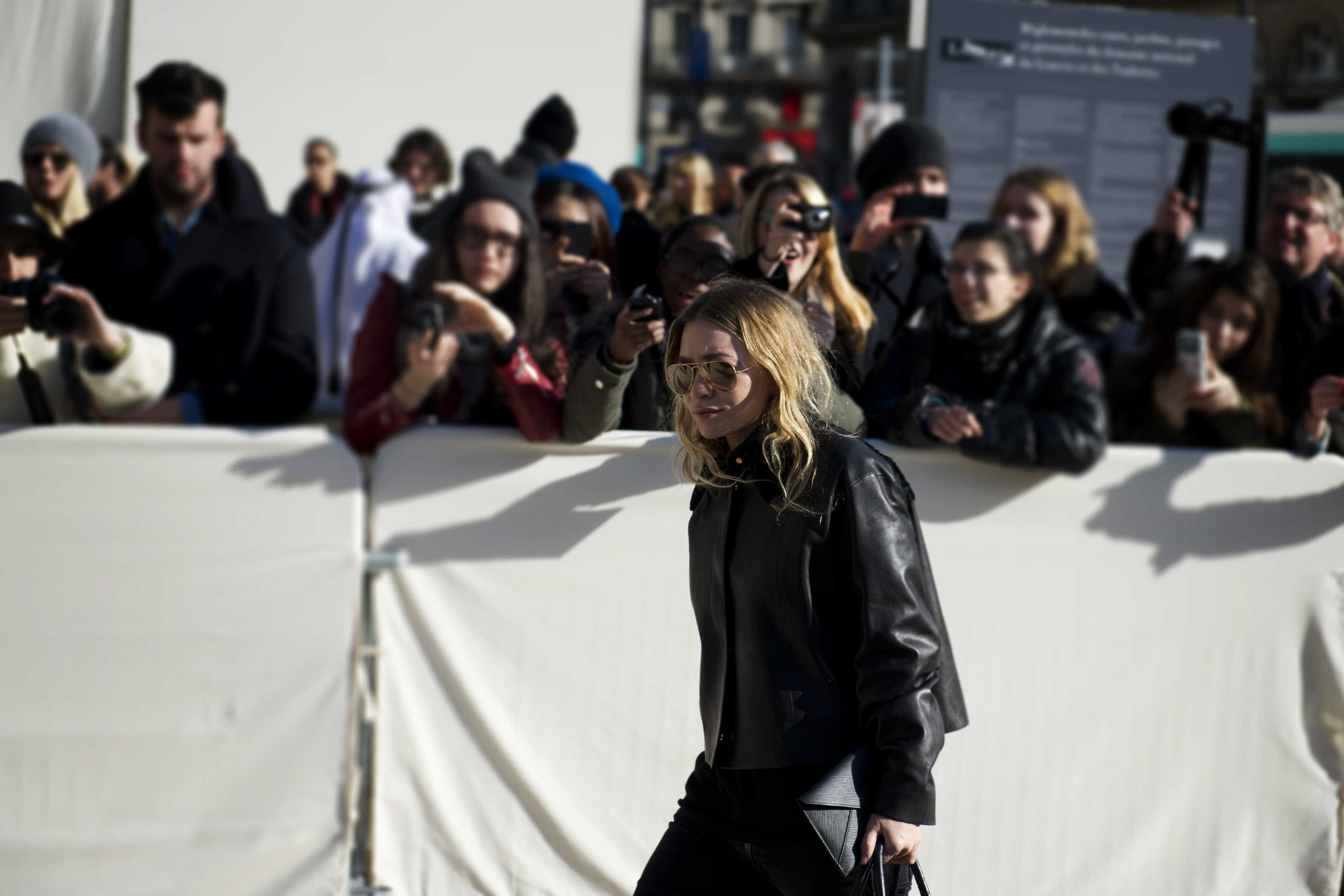 Fashion Week : Gabriela Hearst met à l’honneur le savoir-faire de femmes afghanes à Paris